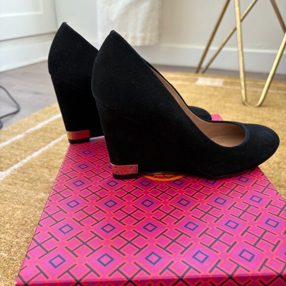 Tory Burch Black Suede Astoria Wedge - Picture 8 of 14
